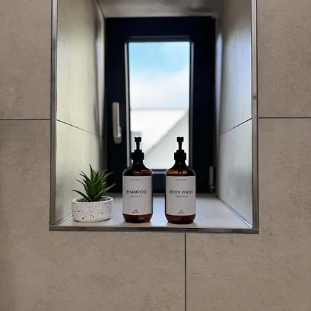 Grosse Mit Balkon Und Parkplatz Nahe Basel דירה *