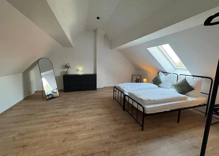 Grosszuegige In 아파트 노이엔부르크 암 라인