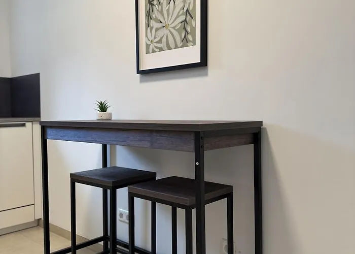 Grosszuegige In 아파트 노이엔부르크 암 라인