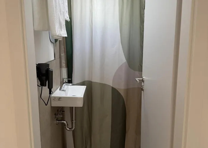 Grosszuegige In 노이엔부르크 암 라인